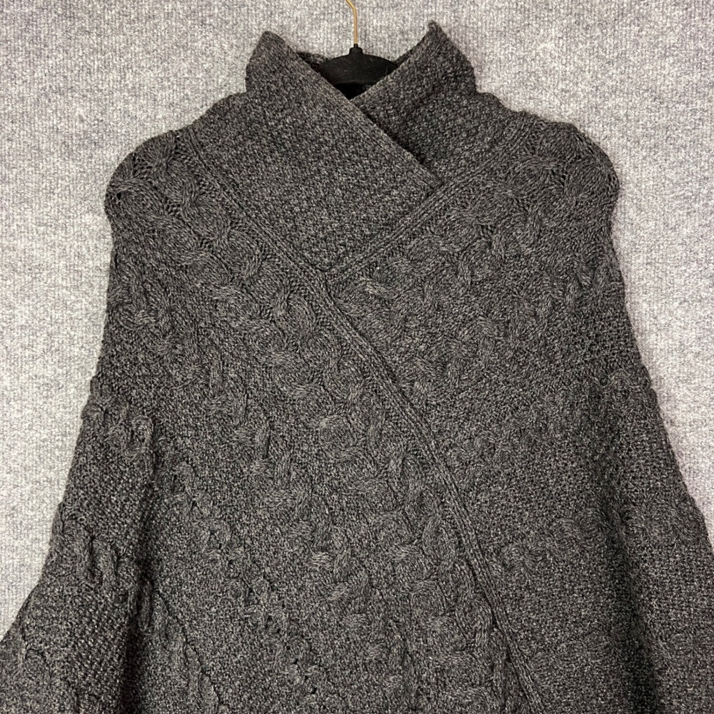 Inis Crafts Womens Charcoal Gray 100% Merino Wool Cable Knit Poncho Cape M/L - Picture 3 of 8